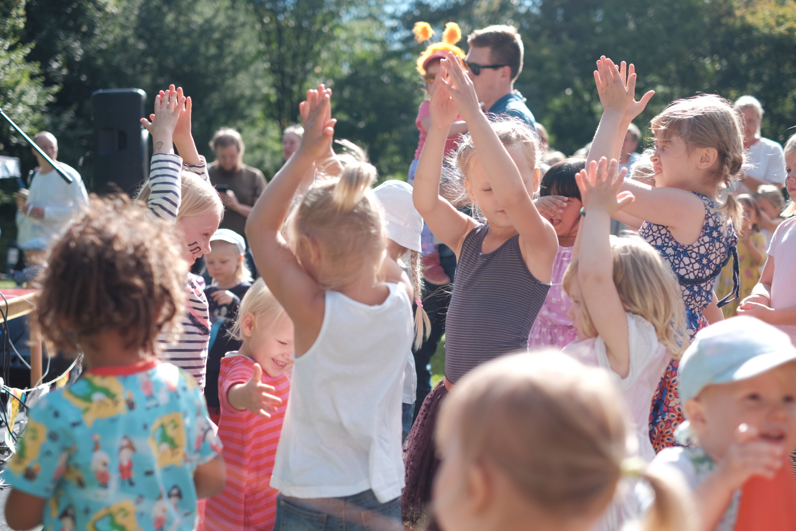 How I migrated Pienten Helsinki from self-hosted Wordpress to a static Hugo site Children playing at a park in Helsinki